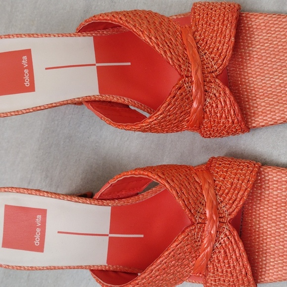 Dolce Vita women's size 7 and 1/2 orange sandals - Picture 5 of 5